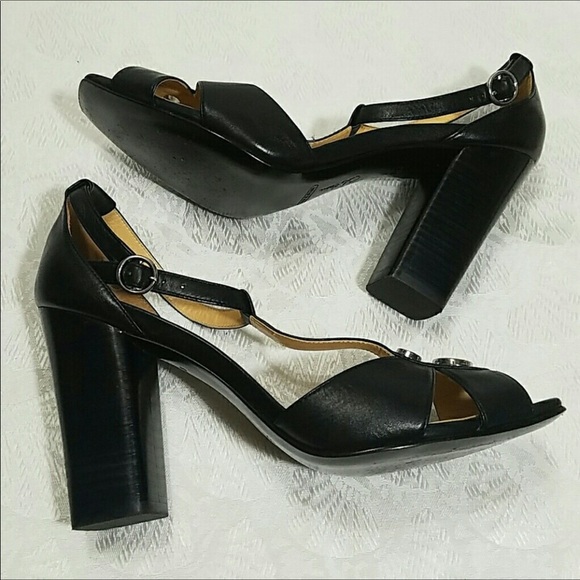 COLE HAAN T strap Block Heel Sandals Size 8.5 - Picture 4 of 6